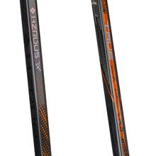 Load image into Gallery viewer, True Hzrdus 7X4 Grip Senior Composite Hockey Stick