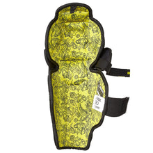 Load image into Gallery viewer, Sherwood Rekker Legend 4 Junior Hockey Shin Guards
